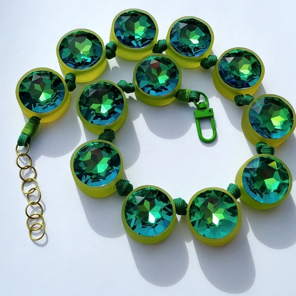 Handmade Crystal Necklace Color Shifting Lime Emerald Bright Kelly Green - Picture 2 of 5